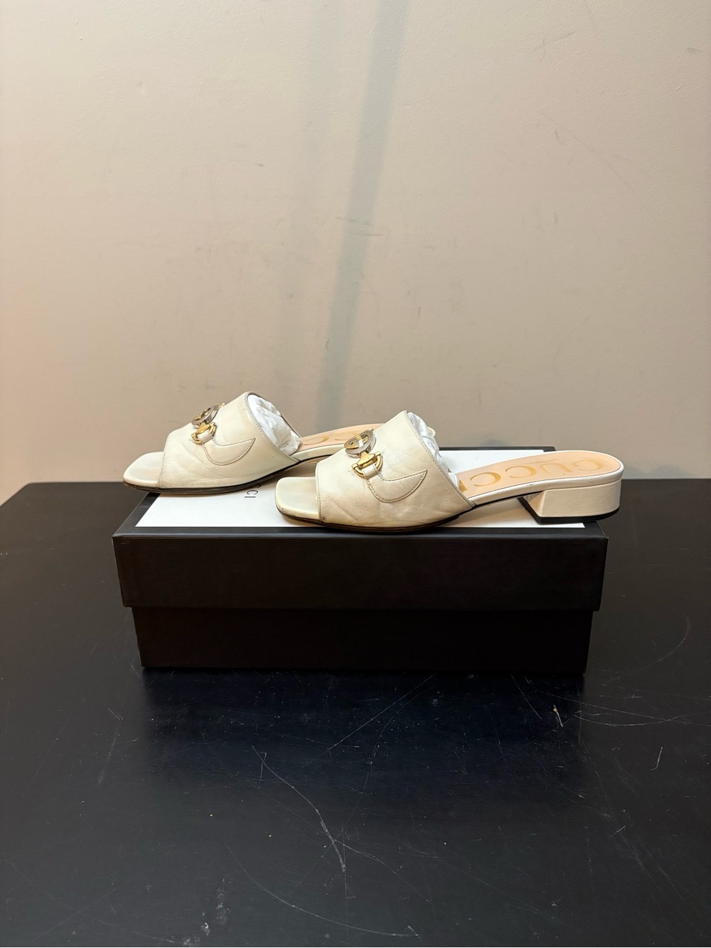 Gucci GG Zumi Horsebit Leather Heeled Sandals White Beige